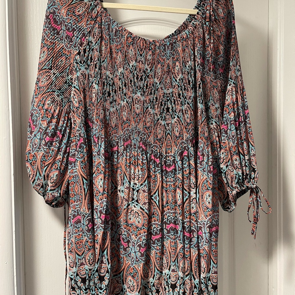 Cute silky blouse accordion flattering top size 3X